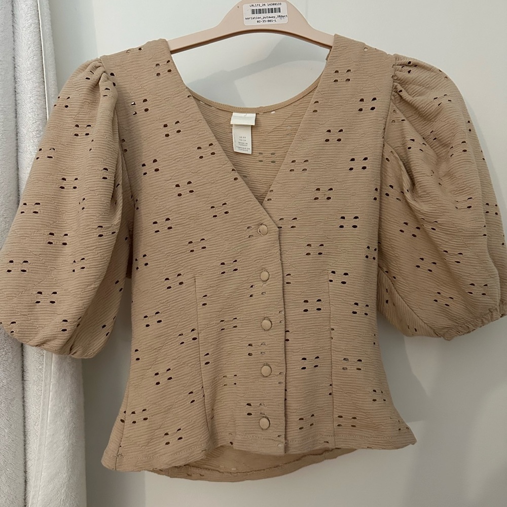 HM beige puff sleeve blouse